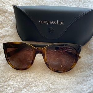 Sunglasses hut